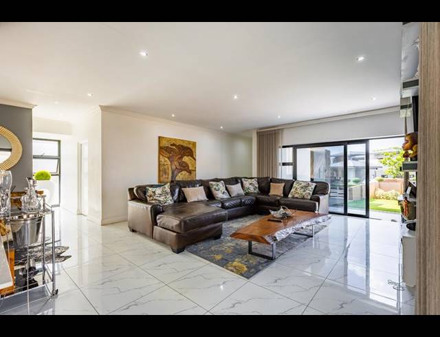 4 BEDROOM HOUSE FOR SALE IN LOMBARDY ESTATE